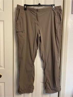 L.L.Bean Women's Pants in Taupe Brown